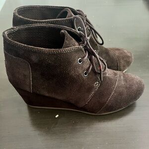 Toms lace up wedge bootie 8.5